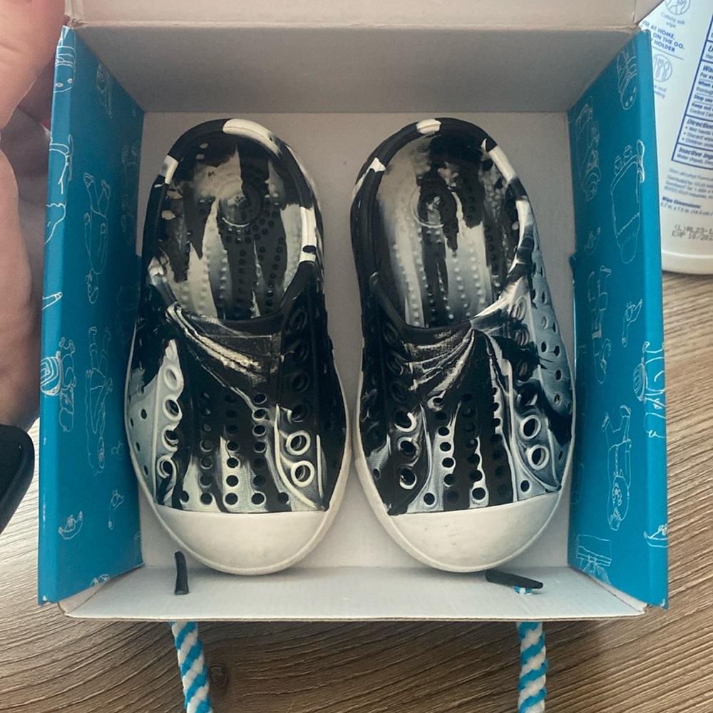 Little Kids size C4 Jefferson Native shoes